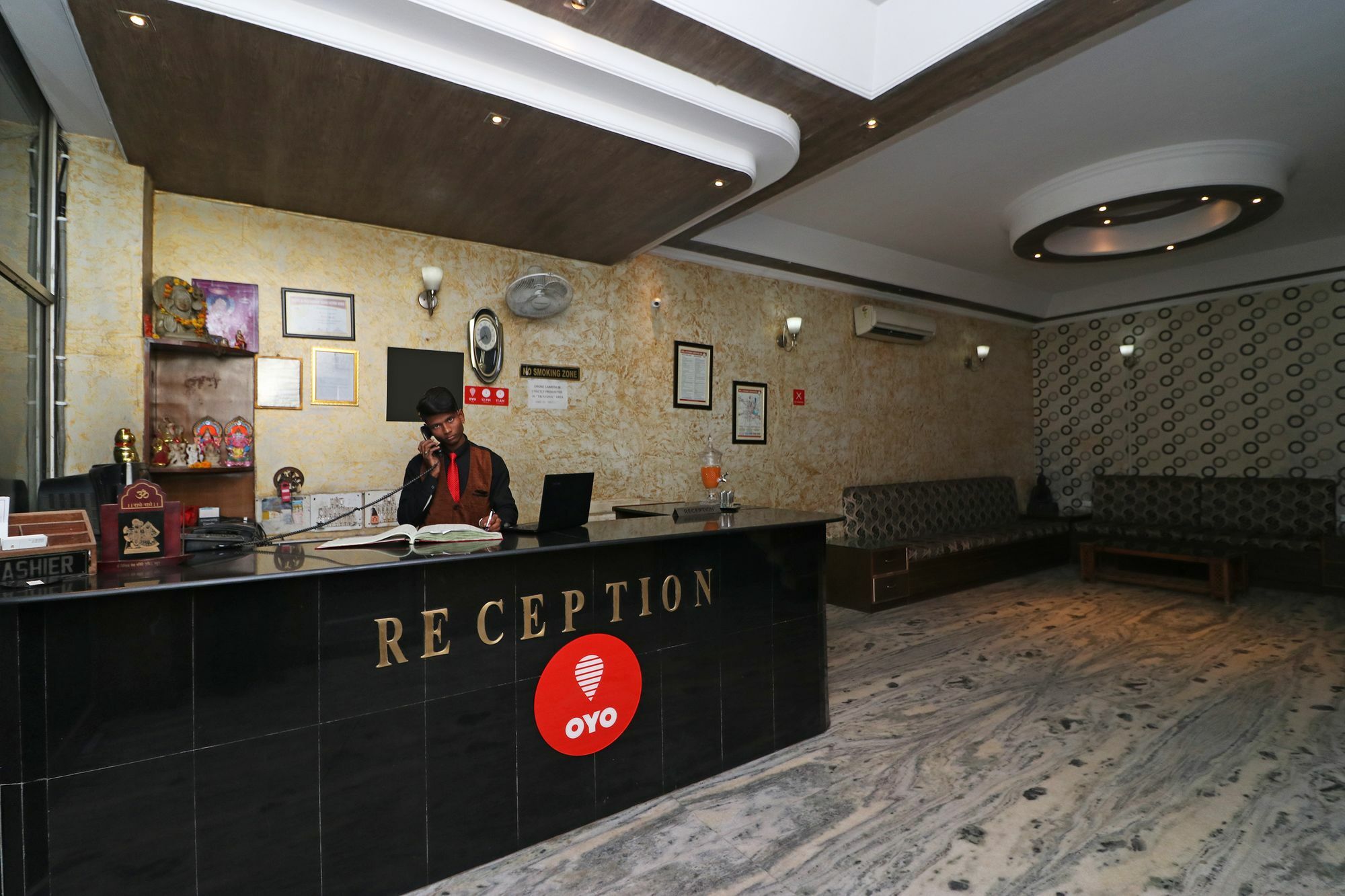אגרה Oyo 11526 Hotel Apollo מראה חיצוני תמונה